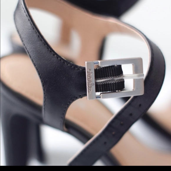 Charles David Grant Sandals* - Picture 5 of 6